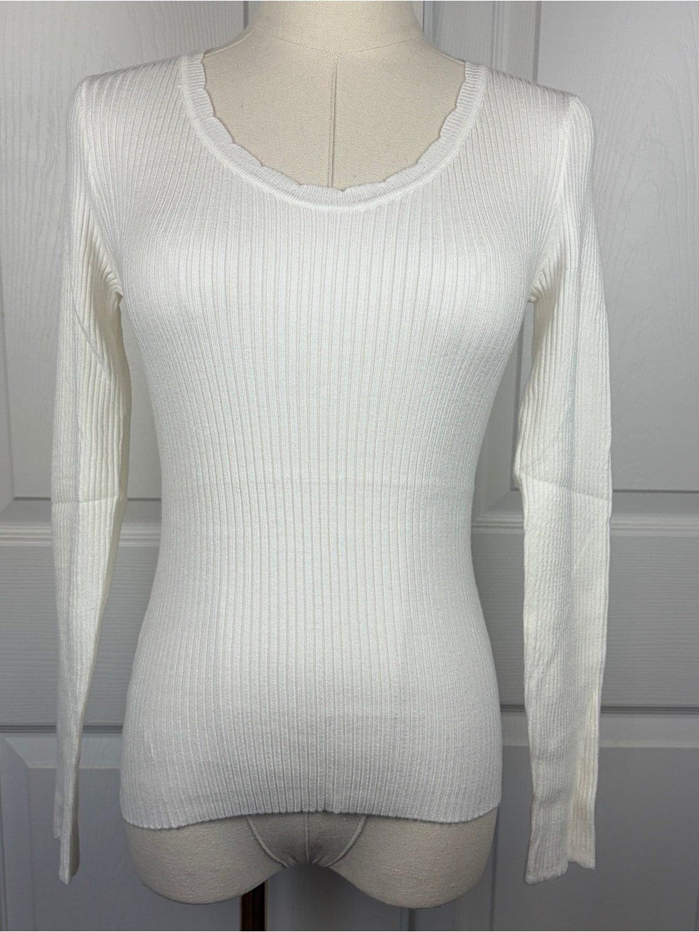 Luxveer White Ribbed Long Sleeve Sweater